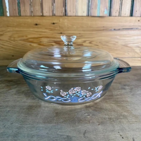 Anchor Hocking  1.5 Qt Covered Glass Casserole “Pink Roses in Basket” 1989 - Picture 9 of 15
